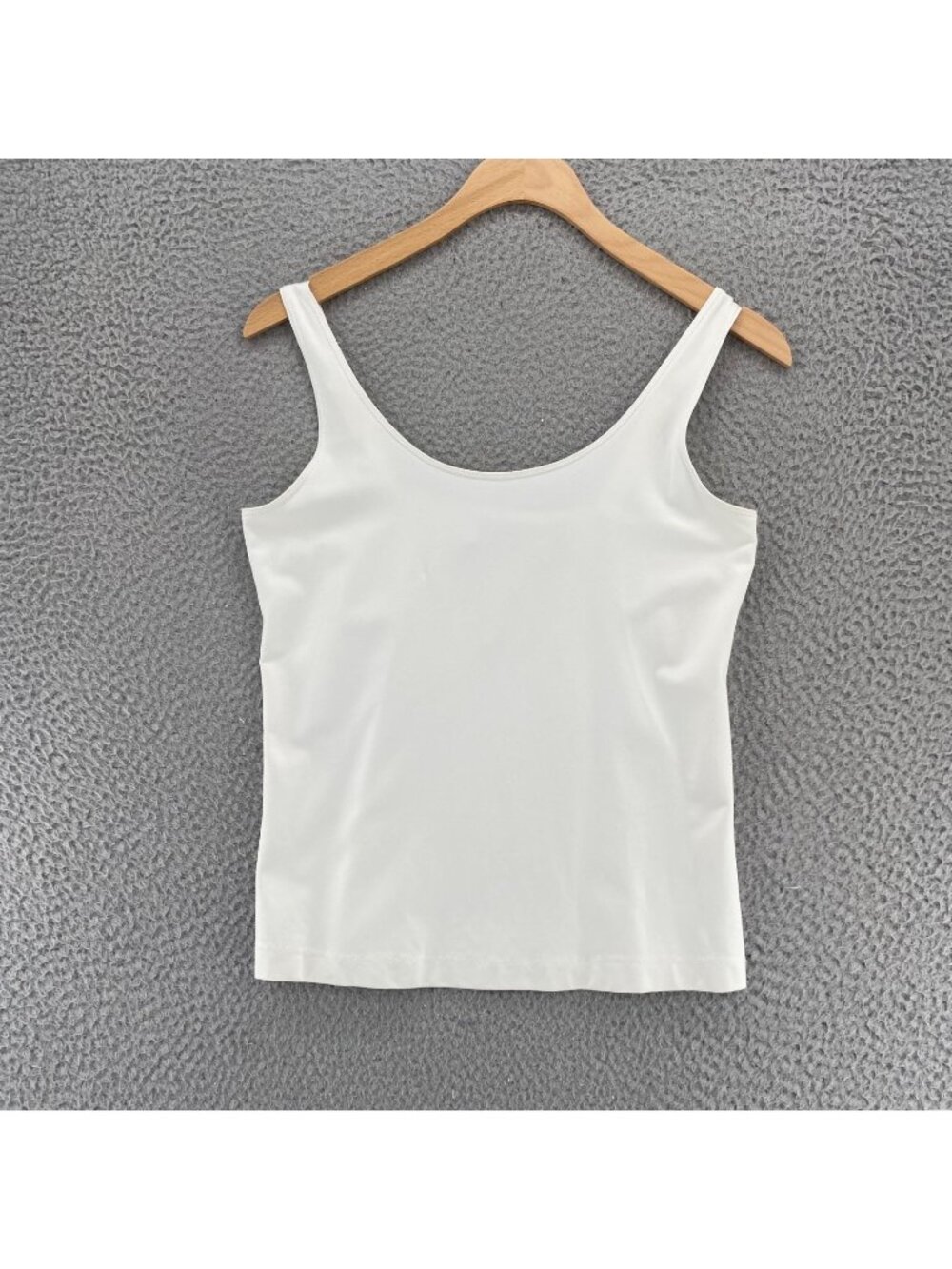 Chicos Top Womens 0 US Small White Quick Dry Adjustable Wide Strap Tank Stretch